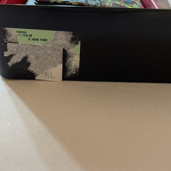 Marvel Exclusive Collectible Gift Set Wallet and Key Chain - Picture 3 of 3